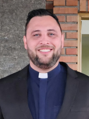 Pe. Jos&eacute; Luiz Lazaroto Neto